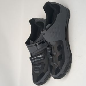 Interface Pearl Izumi Used Cycling Gray And Black Shoes Size Women’s 8 EUR 42